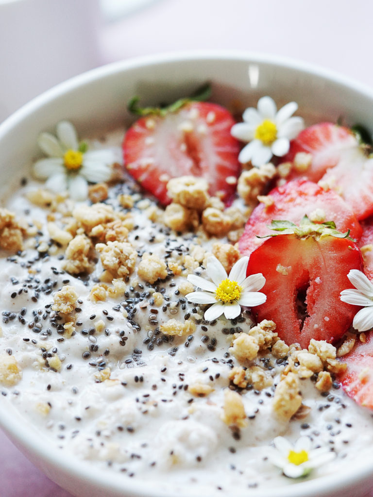 Close up photo of oats and greek yogurt bowl